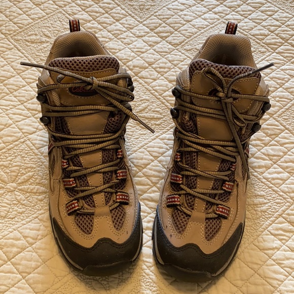 Cabela's Shoes - Hiking boots